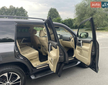 Серый Тойота Ленд Крузер, объемом двигателя 4.46 л и пробегом 216 тыс. км за 49500 $, фото 20 на Automoto.ua