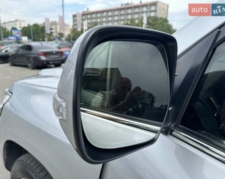 Серый Тойота Ленд Крузер, объемом двигателя 4.61 л и пробегом 161 тыс. км за 42500 $, фото 31 на Automoto.ua