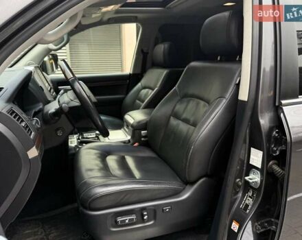 Серый Тойота Ленд Крузер, объемом двигателя 4.46 л и пробегом 144 тыс. км за 51990 $, фото 6 на Automoto.ua