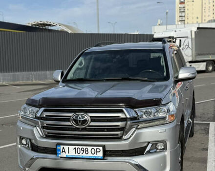 Серый Тойота Ленд Крузер, объемом двигателя 4.46 л и пробегом 179 тыс. км за 52000 $, фото 21 на Automoto.ua