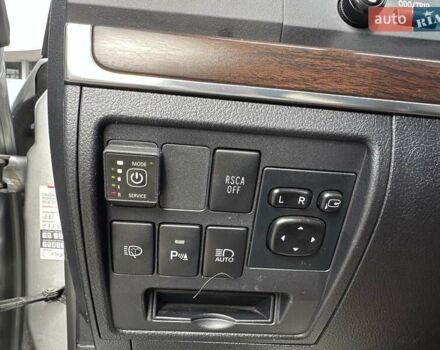 Серый Тойота Ленд Крузер, объемом двигателя 4.61 л и пробегом 161 тыс. км за 42500 $, фото 37 на Automoto.ua