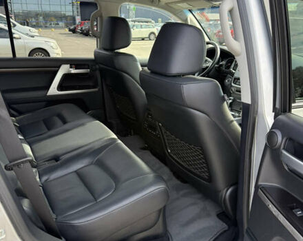 Серый Тойота Ленд Крузер, объемом двигателя 4.46 л и пробегом 179 тыс. км за 52000 $, фото 14 на Automoto.ua