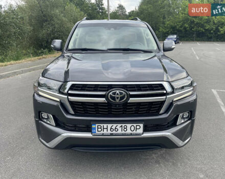 Серый Тойота Ленд Крузер, объемом двигателя 4.46 л и пробегом 216 тыс. км за 49500 $, фото 1 на Automoto.ua