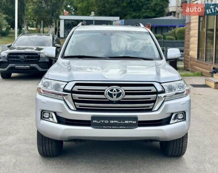 Серый Тойота Ленд Крузер, объемом двигателя 4.61 л и пробегом 161 тыс. км за 42500 $, фото 1 на Automoto.ua