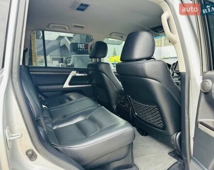 Серый Тойота Ленд Крузер, объемом двигателя 4.61 л и пробегом 161 тыс. км за 42500 $, фото 27 на Automoto.ua