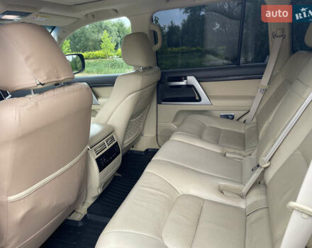 Серый Тойота Ленд Крузер, объемом двигателя 4.46 л и пробегом 216 тыс. км за 49500 $, фото 14 на Automoto.ua