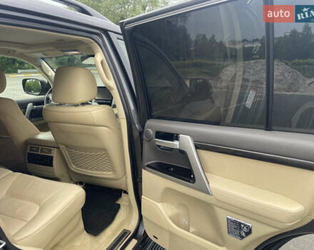Серый Тойота Ленд Крузер, объемом двигателя 4.46 л и пробегом 216 тыс. км за 49500 $, фото 17 на Automoto.ua