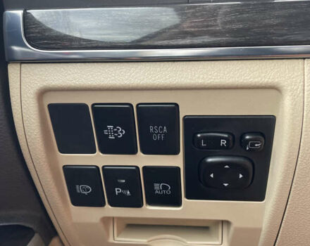 Серый Тойота Ленд Крузер, объемом двигателя 4.46 л и пробегом 216 тыс. км за 49500 $, фото 24 на Automoto.ua