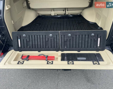 Серый Тойота Ленд Крузер, объемом двигателя 4.46 л и пробегом 216 тыс. км за 49500 $, фото 16 на Automoto.ua