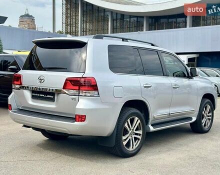 Серый Тойота Ленд Крузер, объемом двигателя 4.61 л и пробегом 161 тыс. км за 42500 $, фото 10 на Automoto.ua
