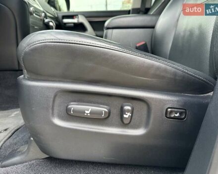 Серый Тойота Ленд Крузер, объемом двигателя 4.61 л и пробегом 161 тыс. км за 42500 $, фото 15 на Automoto.ua