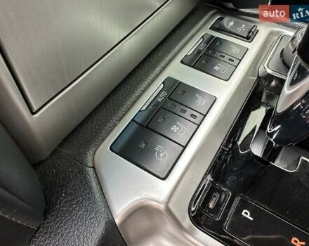 Серый Тойота Ленд Крузер, объемом двигателя 4.61 л и пробегом 161 тыс. км за 42500 $, фото 17 на Automoto.ua