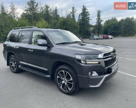 Серый Тойота Ленд Крузер, объемом двигателя 4.46 л и пробегом 216 тыс. км за 49500 $, фото 6 на Automoto.ua