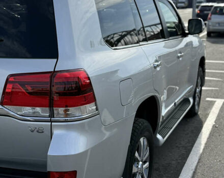 Серый Тойота Ленд Крузер, объемом двигателя 4.46 л и пробегом 179 тыс. км за 52000 $, фото 5 на Automoto.ua