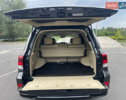 Серый Тойота Ленд Крузер, объемом двигателя 4.46 л и пробегом 216 тыс. км за 49500 $, фото 7 на Automoto.ua