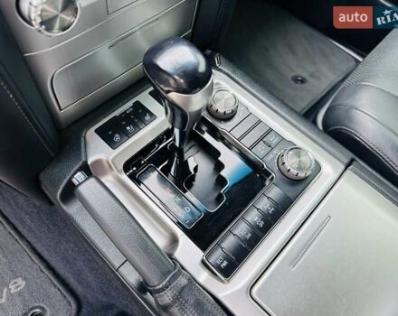 Серый Тойота Ленд Крузер, объемом двигателя 4.61 л и пробегом 161 тыс. км за 42500 $, фото 18 на Automoto.ua