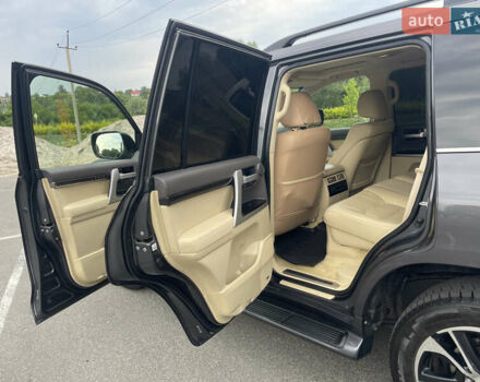 Серый Тойота Ленд Крузер, объемом двигателя 4.46 л и пробегом 216 тыс. км за 49500 $, фото 10 на Automoto.ua