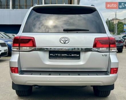 Серый Тойота Ленд Крузер, объемом двигателя 4.61 л и пробегом 161 тыс. км за 42500 $, фото 8 на Automoto.ua