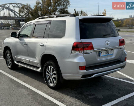 Серый Тойота Ленд Крузер, объемом двигателя 4.46 л и пробегом 179 тыс. км за 52000 $, фото 23 на Automoto.ua
