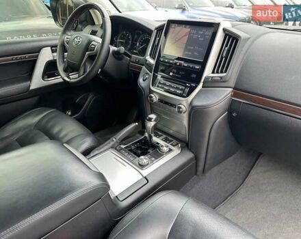 Серый Тойота Ленд Крузер, объемом двигателя 4.61 л и пробегом 161 тыс. км за 42500 $, фото 28 на Automoto.ua
