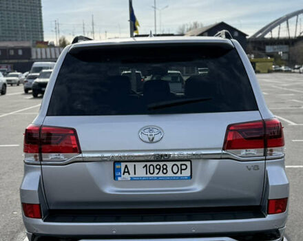 Серый Тойота Ленд Крузер, объемом двигателя 4.46 л и пробегом 179 тыс. км за 52000 $, фото 25 на Automoto.ua