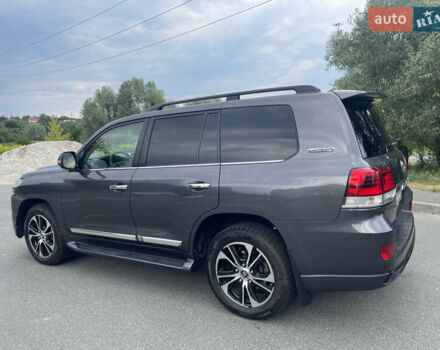 Серый Тойота Ленд Крузер, объемом двигателя 4.46 л и пробегом 216 тыс. км за 49500 $, фото 4 на Automoto.ua