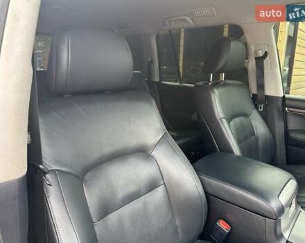 Серый Тойота Ленд Крузер, объемом двигателя 4.61 л и пробегом 161 тыс. км за 42500 $, фото 29 на Automoto.ua