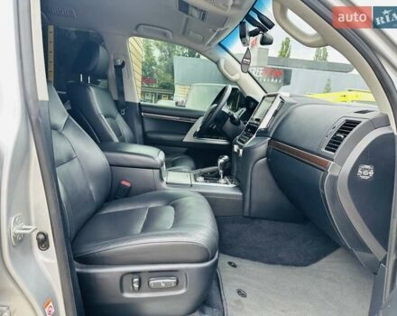 Серый Тойота Ленд Крузер, объемом двигателя 4.61 л и пробегом 161 тыс. км за 42500 $, фото 25 на Automoto.ua