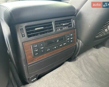 Серый Тойота Ленд Крузер, объемом двигателя 4.61 л и пробегом 161 тыс. км за 42500 $, фото 20 на Automoto.ua