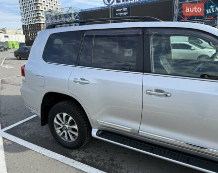 Серый Тойота Ленд Крузер, объемом двигателя 4.46 л и пробегом 179 тыс. км за 52000 $, фото 8 на Automoto.ua