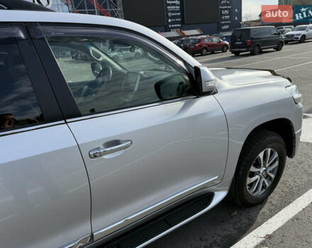 Серый Тойота Ленд Крузер, объемом двигателя 4.46 л и пробегом 179 тыс. км за 52000 $, фото 9 на Automoto.ua