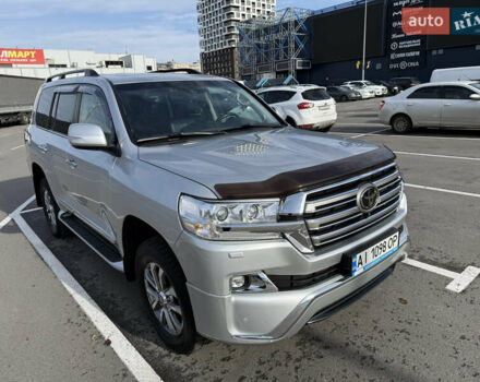 Серый Тойота Ленд Крузер, объемом двигателя 4.46 л и пробегом 179 тыс. км за 52000 $, фото 18 на Automoto.ua
