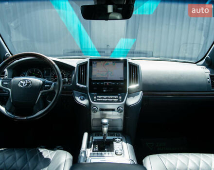 Сірий Тойота Ленд Крузер, об'ємом двигуна 4.46 л та пробігом 70 тис. км за 73000 $, фото 22 на Automoto.ua