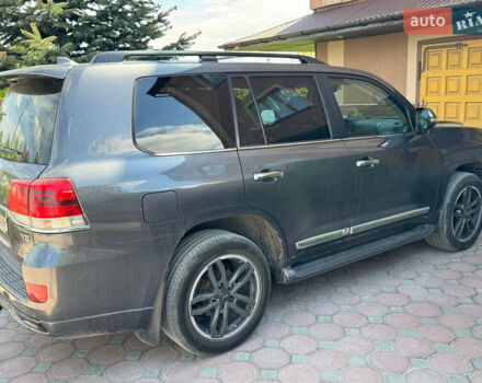 Сірий Тойота Ленд Крузер, об'ємом двигуна 4.46 л та пробігом 129 тис. км за 60000 $, фото 2 на Automoto.ua