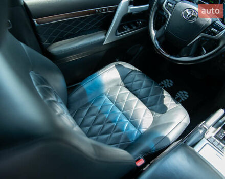 Сірий Тойота Ленд Крузер, об'ємом двигуна 4.46 л та пробігом 70 тис. км за 73000 $, фото 37 на Automoto.ua