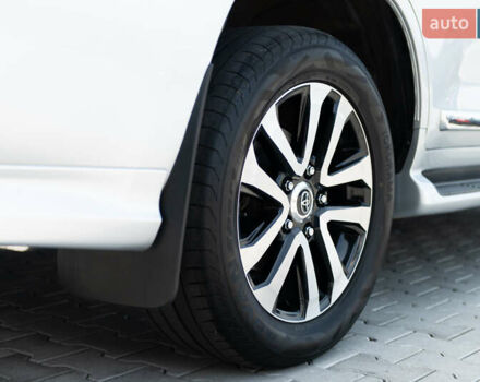 Сірий Тойота Ленд Крузер, об'ємом двигуна 4.46 л та пробігом 70 тис. км за 73000 $, фото 16 на Automoto.ua