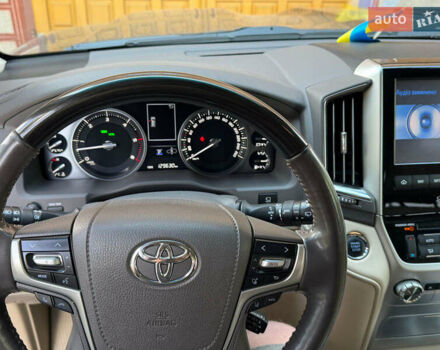 Сірий Тойота Ленд Крузер, об'ємом двигуна 4.46 л та пробігом 129 тис. км за 60000 $, фото 9 на Automoto.ua