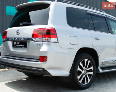 Сірий Тойота Ленд Крузер, об'ємом двигуна 4.46 л та пробігом 70 тис. км за 73000 $, фото 15 на Automoto.ua