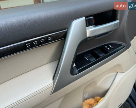 Сірий Тойота Ленд Крузер, об'ємом двигуна 4.46 л та пробігом 129 тис. км за 60000 $, фото 8 на Automoto.ua