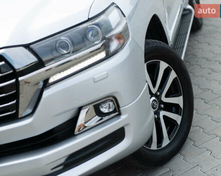 Сірий Тойота Ленд Крузер, об'ємом двигуна 4.46 л та пробігом 70 тис. км за 73000 $, фото 1 на Automoto.ua