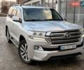 Сірий Тойота Ленд Крузер, об'ємом двигуна 4.46 л та пробігом 180 тис. км за 48600 $, фото 1 на Automoto.ua
