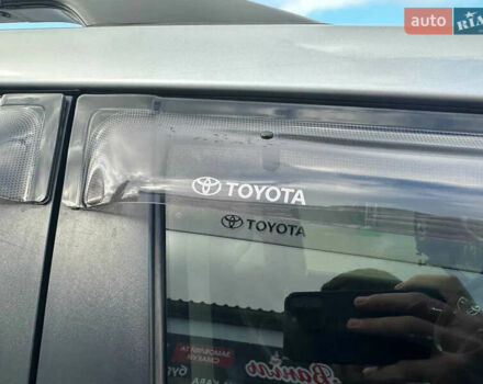 Серый Тойота Ленд Крузер, объемом двигателя 4.46 л и пробегом 130 тыс. км за 55900 $, фото 7 на Automoto.ua