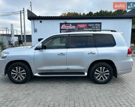 Серый Тойота Ленд Крузер, объемом двигателя 4.46 л и пробегом 130 тыс. км за 55900 $, фото 3 на Automoto.ua