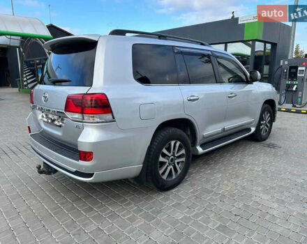 Серый Тойота Ленд Крузер, объемом двигателя 4.46 л и пробегом 130 тыс. км за 55900 $, фото 4 на Automoto.ua