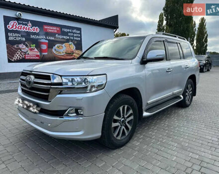 Серый Тойота Ленд Крузер, объемом двигателя 4.46 л и пробегом 130 тыс. км за 55900 $, фото 2 на Automoto.ua