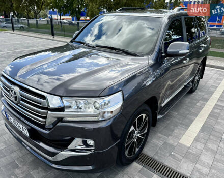 Серый Тойота Ленд Крузер, объемом двигателя 4.6 л и пробегом 130 тыс. км за 52900 $, фото 5 на Automoto.ua