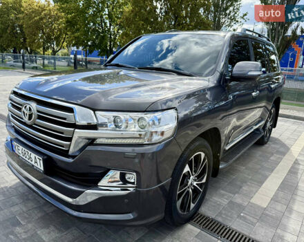 Серый Тойота Ленд Крузер, объемом двигателя 4.6 л и пробегом 130 тыс. км за 52900 $, фото 4 на Automoto.ua