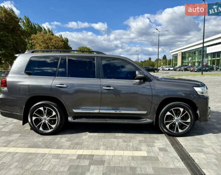 Серый Тойота Ленд Крузер, объемом двигателя 4.6 л и пробегом 130 тыс. км за 52900 $, фото 8 на Automoto.ua