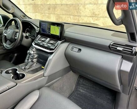 Серый Тойота Ленд Крузер, объемом двигателя 3.45 л и пробегом 88 тыс. км за 66800 $, фото 93 на Automoto.ua