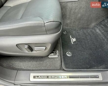 Серый Тойота Ленд Крузер, объемом двигателя 3.45 л и пробегом 88 тыс. км за 66800 $, фото 95 на Automoto.ua